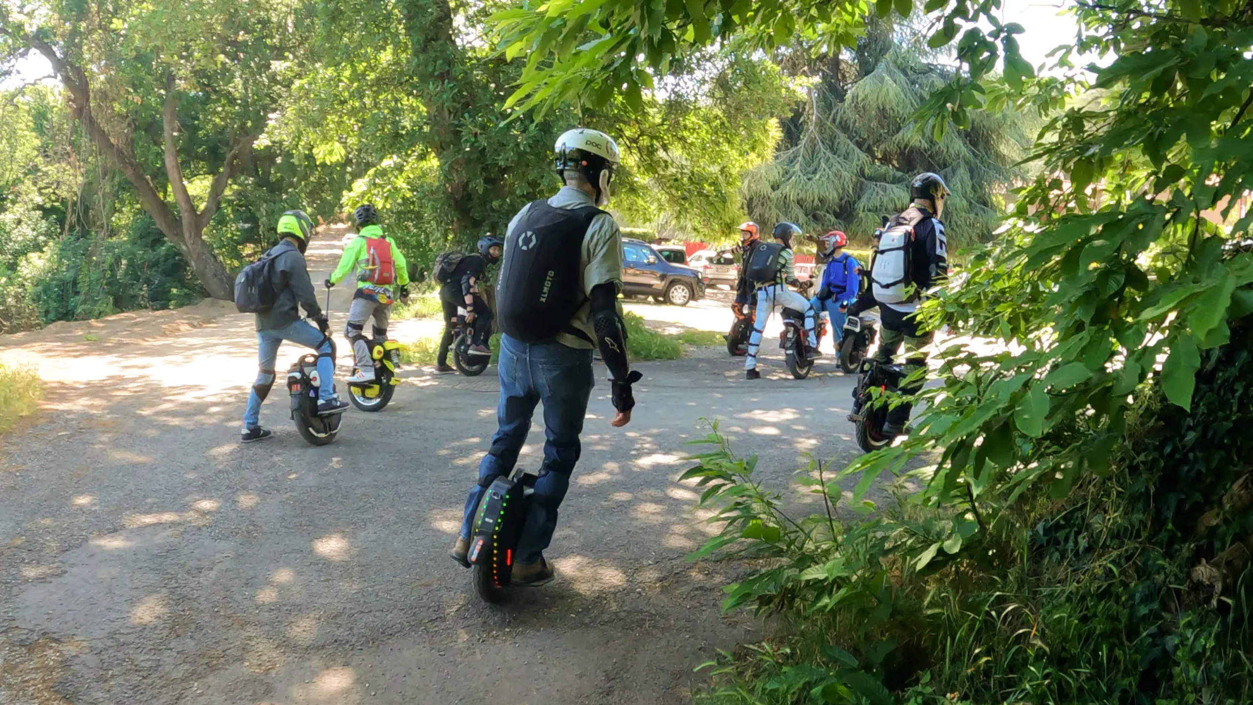 persone in monoruota